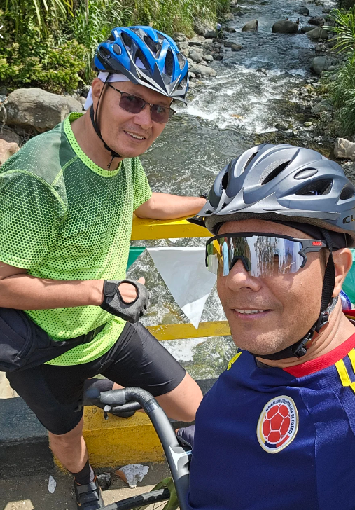 <strong>Andres L. (46 años, Cali)</strong>